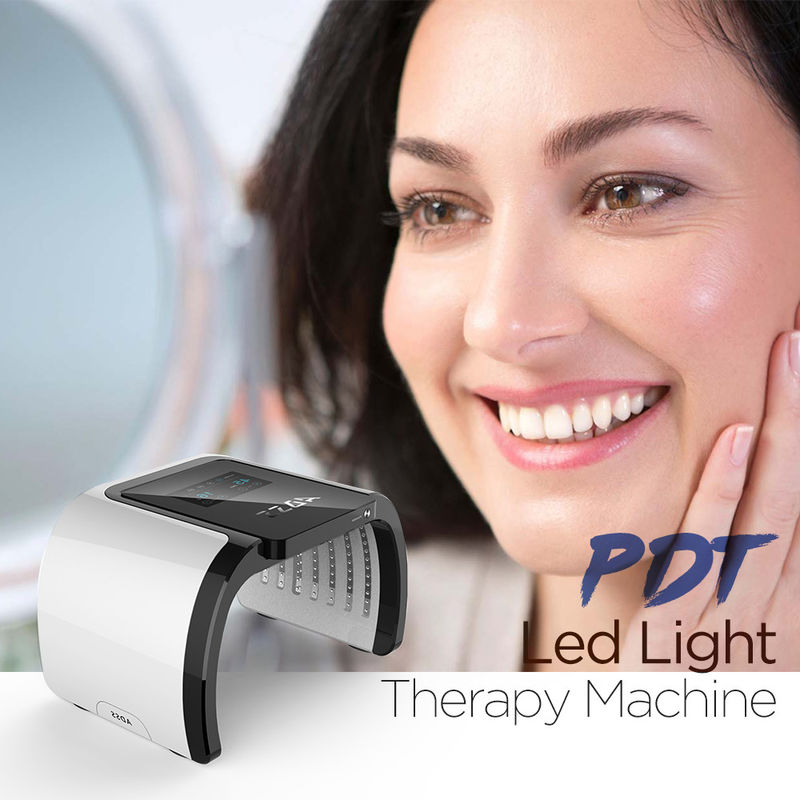 Pdt ha condotto 7 colori ha condotto la macchina utilizzata sulle fronti di taglio leggera di terapia Pdt ha condotto il dispositivo facciale del trattamento leggero dell'acne